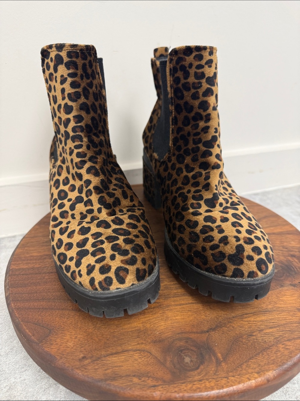 SEVEN7 Berlin Boot Leopard Print Chelsea Ankle Boots Size‎ 8